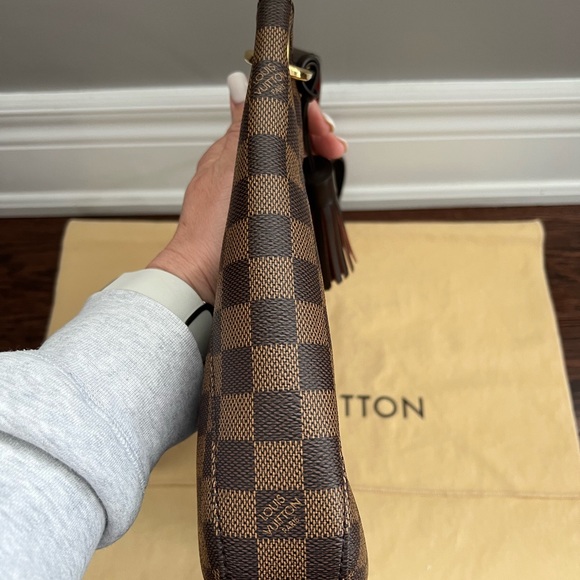 SOLD Authentic Louis Vuitton South Bank Besace - Picture 4 of 14